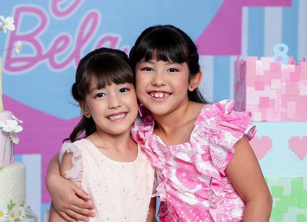 Beatriz 8  e Isabela 6 anos
