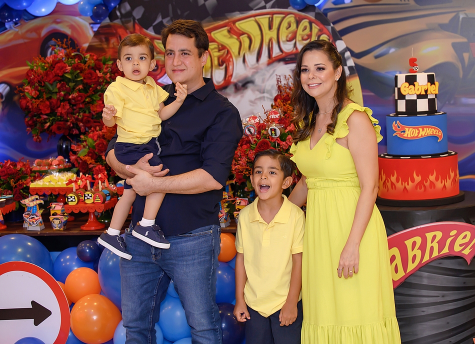 2 Anos Rafael e Gabriel 5 anos
