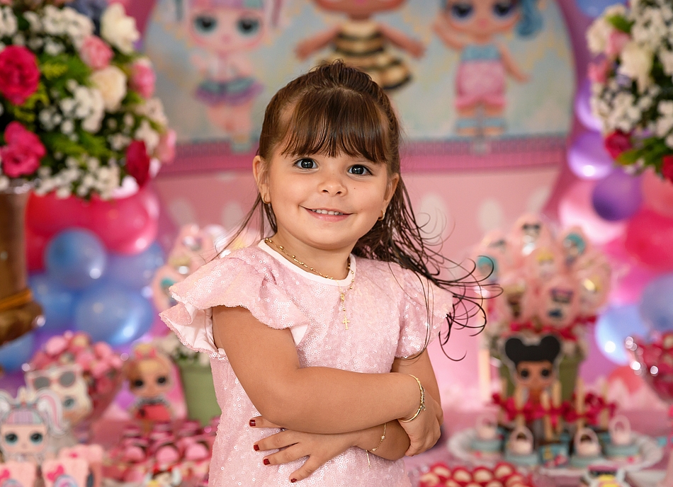 04 Anos Leah
